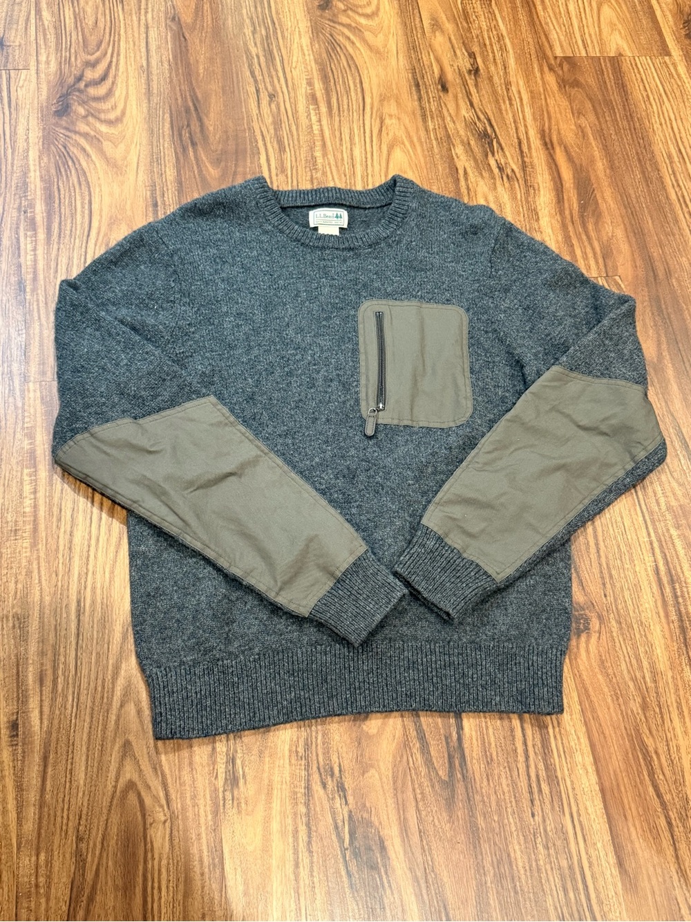 LL Bean Maine Guide Merino Lambs Wool Sweater Men M Gray Crewneck Pocket